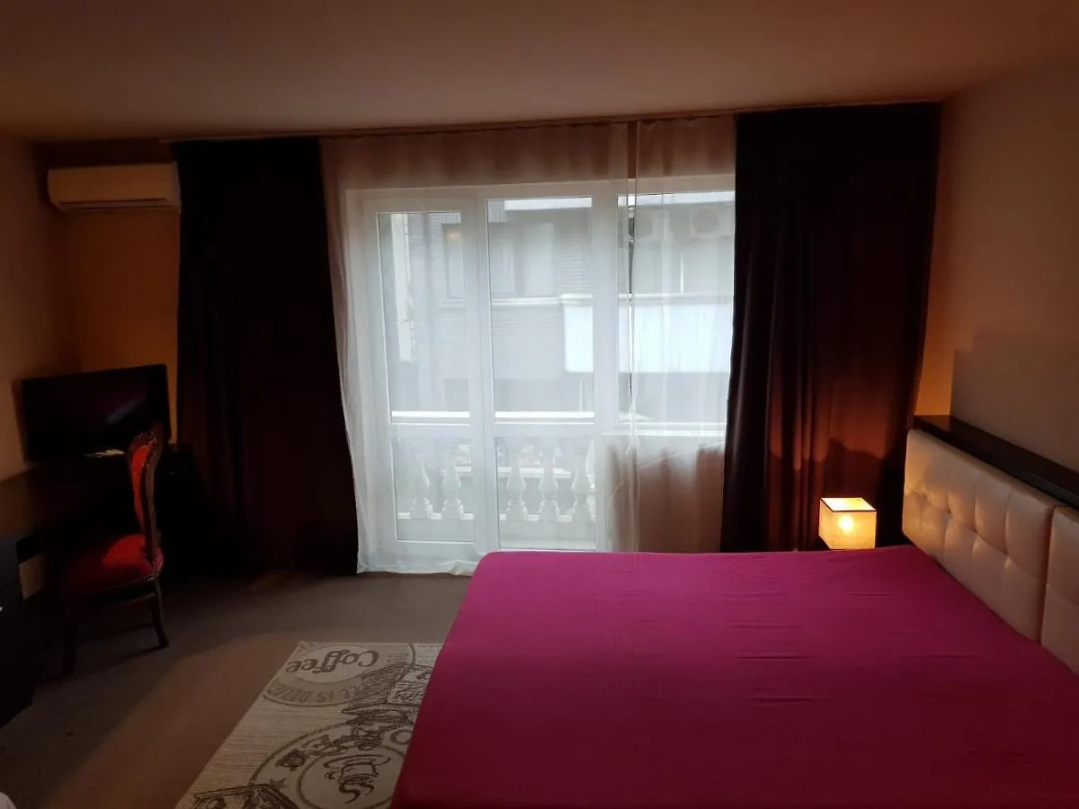 Family Hotel Vaso Varna 2*,